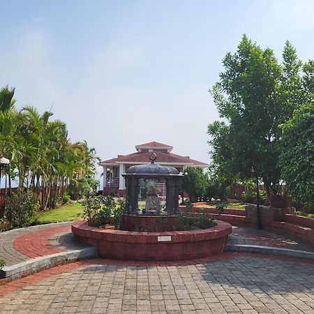 Paras Holiday Home Satara Zewnętrze zdjęcie