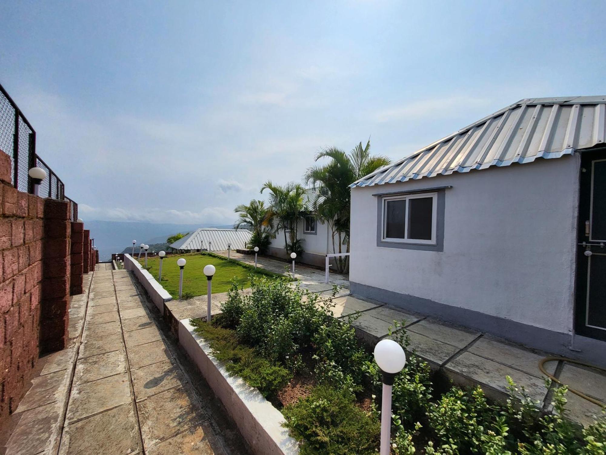 Paras Holiday Home Satara Zewnętrze zdjęcie