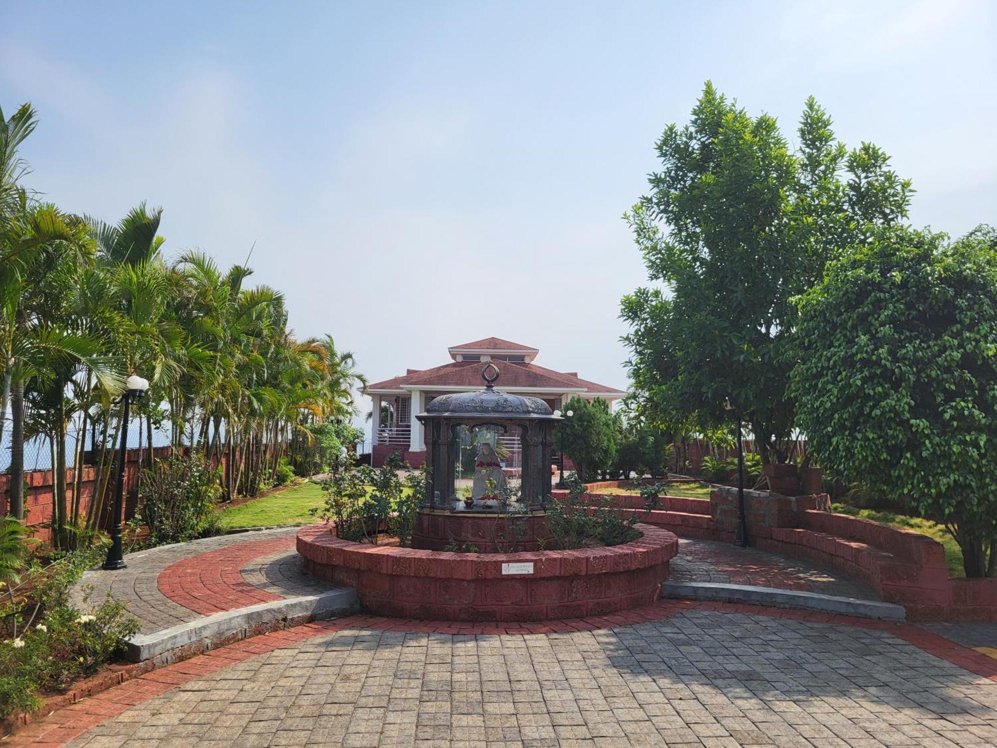Paras Holiday Home Satara Zewnętrze zdjęcie